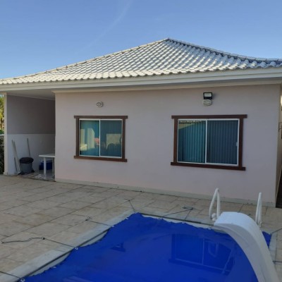 Linda e completa casa na quadra da lagoa de praia seca